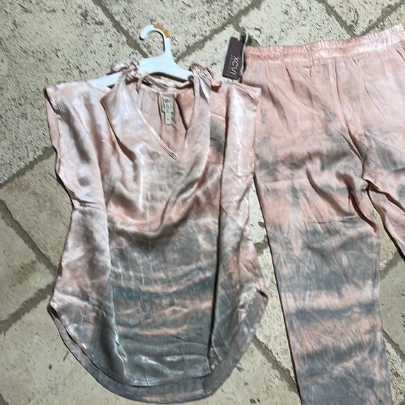 XCVI 100% tensel 2 piece set  GORGEOUS peekaboo shoulder see pic SIZE XS/S  NWT - Picture 5 of 13